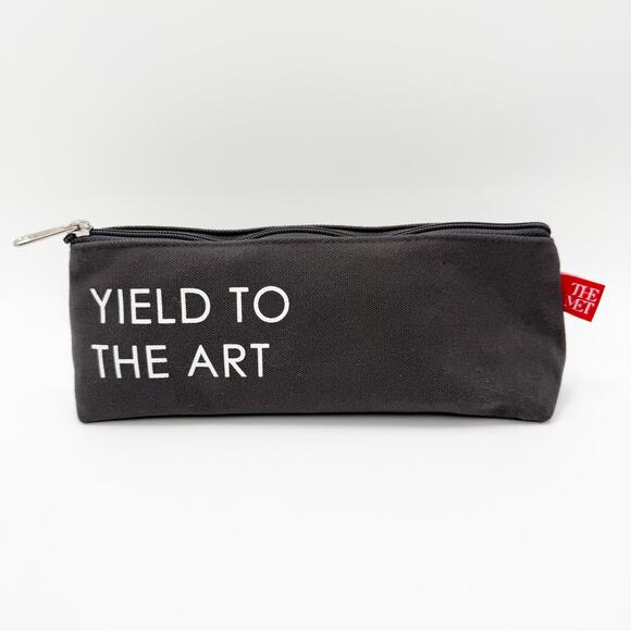 THE MET The Metropolitan Museum of Art ‘Yield to the Art’ Canvas Zipper Pouch - Picture 1 of 12